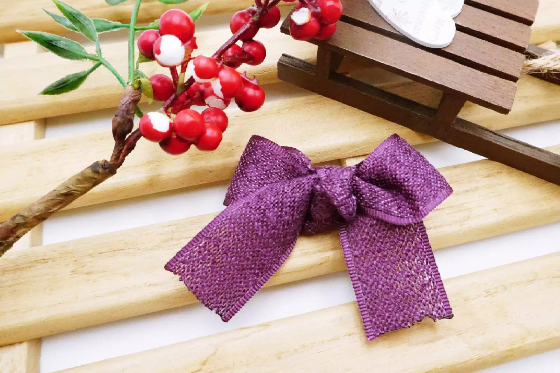 Зігнутий бант зі стрічки